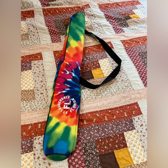 Insulated over shoulder beer can cooler. - Picture 1 of 5